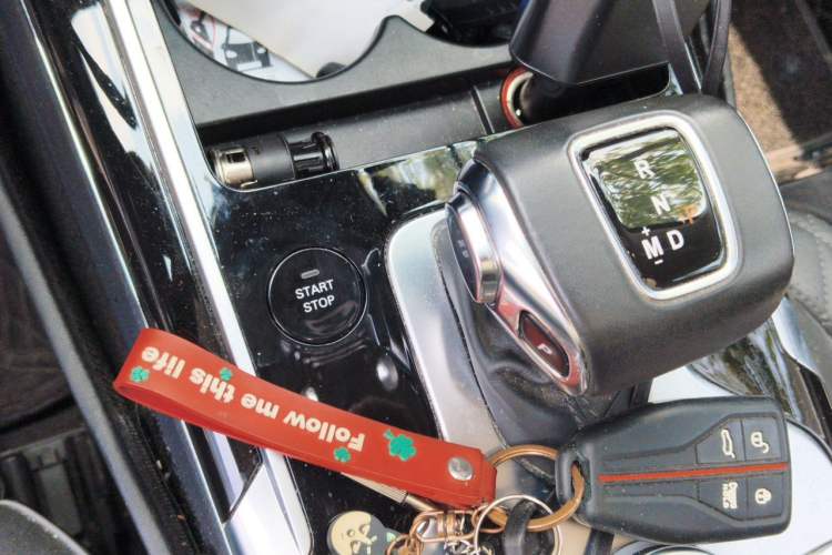 Used Hongqi HS5 2019 2.0T Smart Connect Flagship All-Wheel-Drive Version Gear Lever