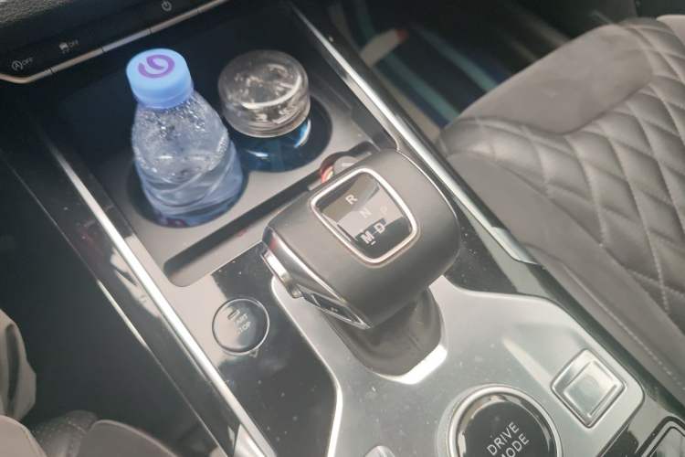 Used Hongqi HS5 2019 2.0T Smart Connect Flagship All-Wheel-Drive Version Gear Lever