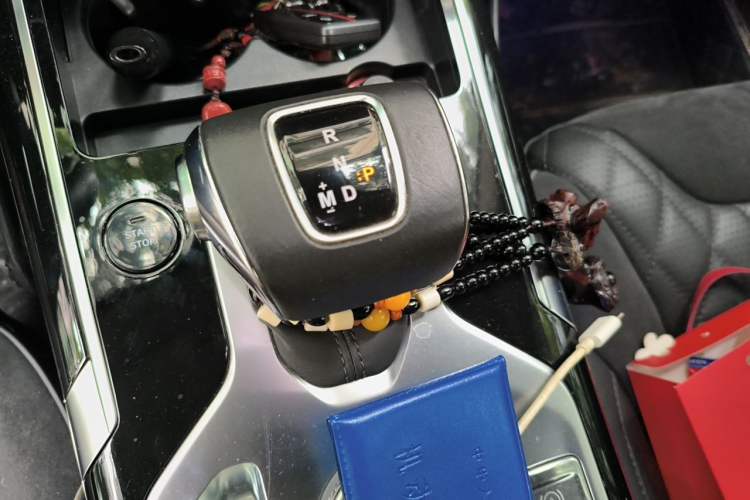 Used Hongqi HS5 2019 2.0T Smart Connect Flagship All-Wheel-Drive Version Gear Lever