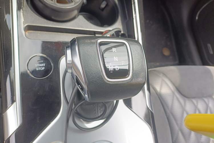 Used Hongqi HS5 2019 2.0T Smart Connect Flagship Edition Gear Lever