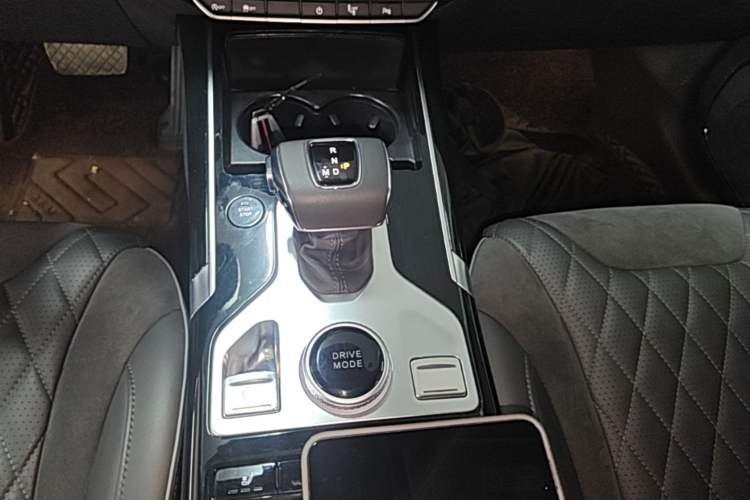 Used Hongqi HS5 2019 2.0T Smart Connect Flagship All-Wheel-Drive Version Gear Lever