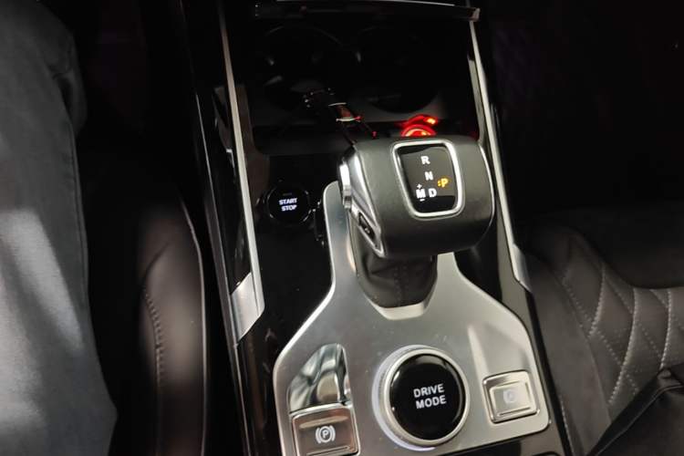Used Hongqi HS5 2019 2.0T Smart Connect Flagship All-Wheel-Drive Version Gear Lever