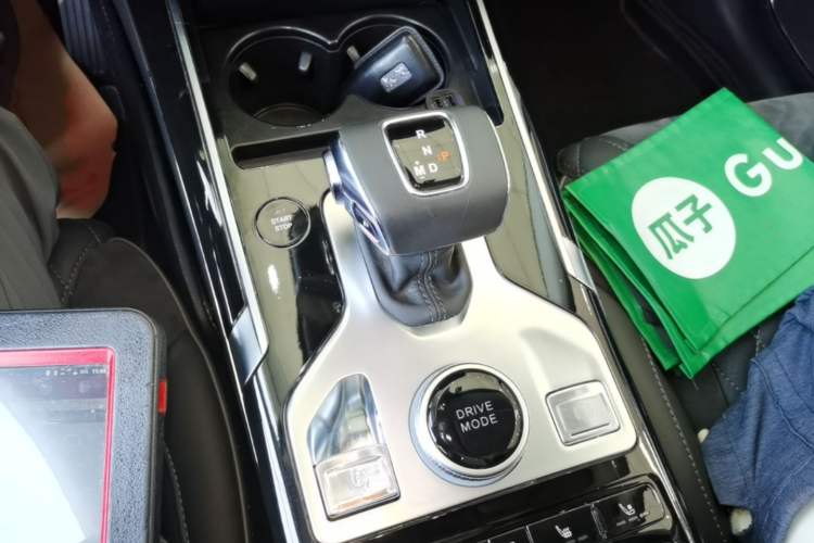 Used Hongqi HS5 2019 2.0T Smart Connect Flagship All-Wheel-Drive Version Gear Lever