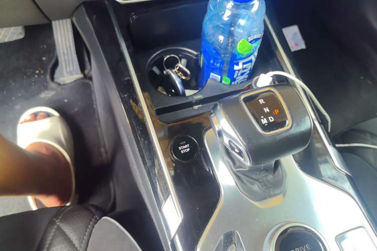 Used Hongqi HS5 2019 2.0T Smart Connect Flagship Edition Gear Lever