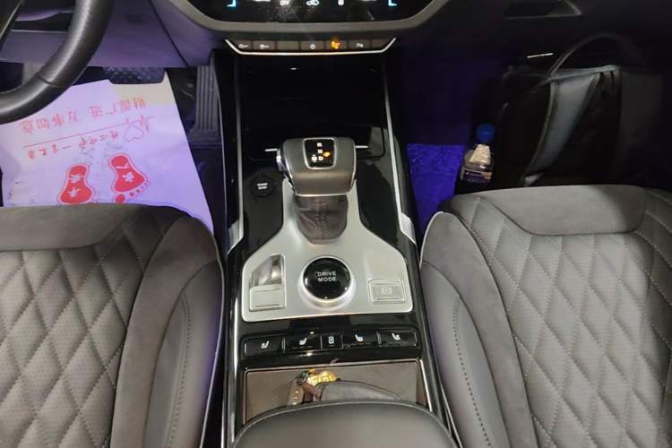 Used Hongqi HS5 2019 2.0T Smart Connect Flagship All-Wheel-Drive Version Gear Lever
