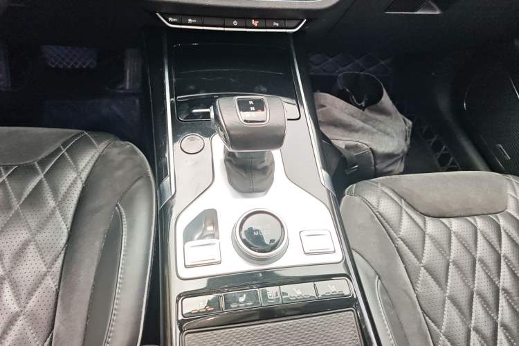 Used Hongqi HS5 2019 2.0T Smart Connect Flagship Edition Gear Lever