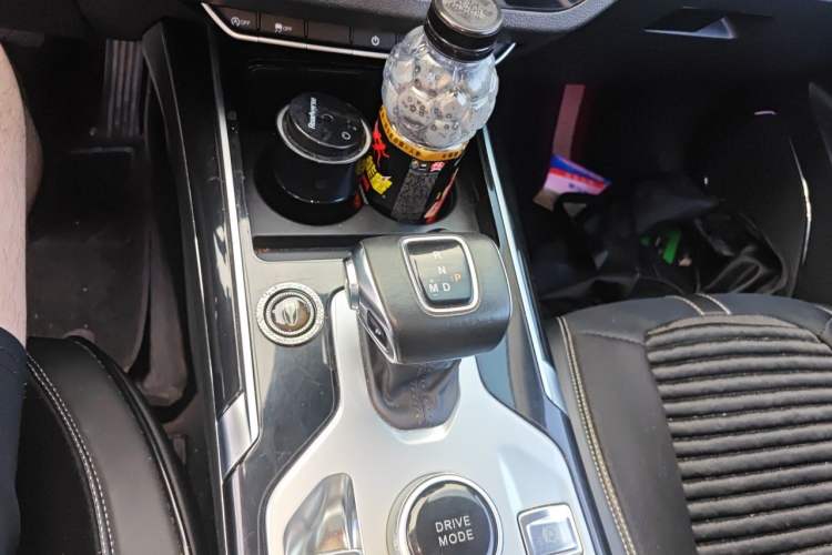 Used Hongqi HS5 2019 2.0T Smart Connect Flagship All-Wheel-Drive Version Gear Lever