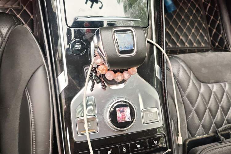 Used Hongqi HS5 2019 2.0T Smart Connect Flagship All-Wheel-Drive Version Gear Lever