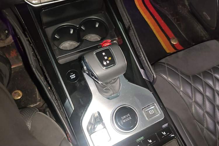 Used Hongqi HS5 2019 2.0T Smart Connect Flagship All-Wheel-Drive Version Gear Lever