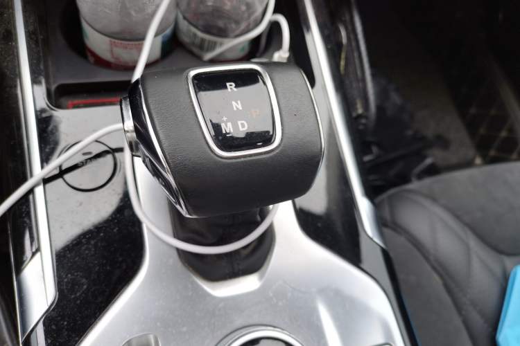 Used Hongqi HS5 2019 2.0T Smart Connect Flagship All-Wheel-Drive Version Gear Lever