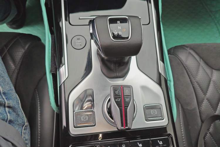 Used Hongqi HS5 2019 2.0T Smart Connect Flagship All-Wheel-Drive Version Gear Lever