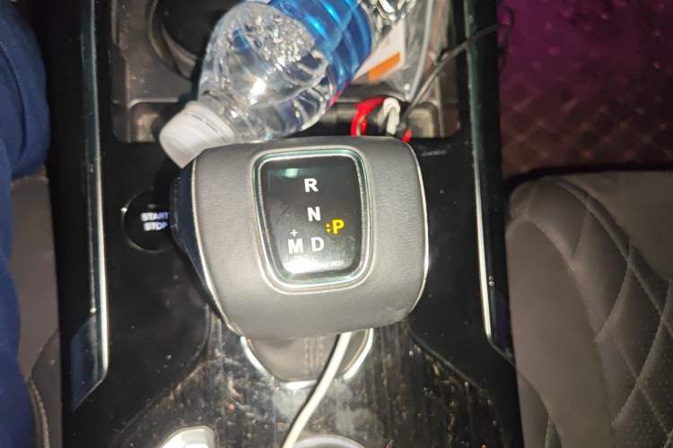 Used Hongqi HS5 2019 2.0T Smart Connect Flagship All-Wheel-Drive Version Gear Lever