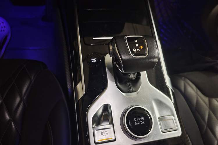 Used Hongqi HS5 2019 2.0T Smart Connect Flagship All-Wheel-Drive Version Gear Lever
