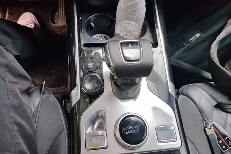 Used Hongqi HS5 2019 2.0T Smart Connect Flagship All-Wheel-Drive Version Gear Lever