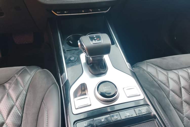 Used Hongqi HS5 2019 2.0T Smart Connect Flagship All-Wheel-Drive Version Gear Lever