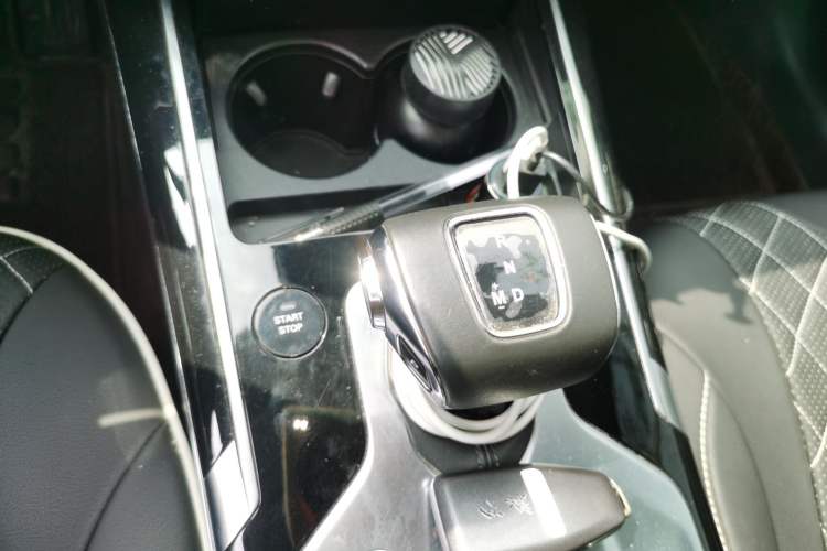 Used Hongqi HS5 2019 2.0T Smart Connect Flagship All-Wheel-Drive Version Gear Lever