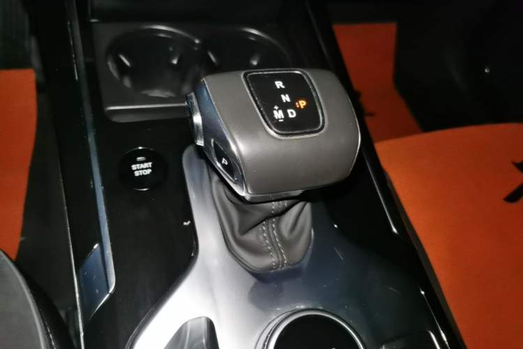Used Hongqi HS5 2019 2.0T Smart Connect Flagship Edition Gear Lever