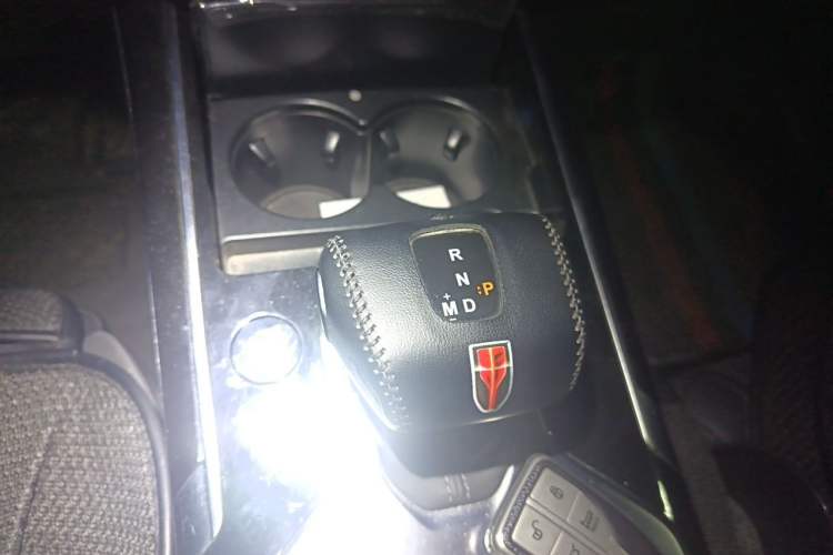 Used Hongqi HS5 2019 2.0T Smart Connect Flagship Edition Gear Lever