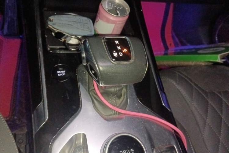 Used Hongqi HS5 2019 2.0T Smart Connect Flagship All-Wheel-Drive Version Gear Lever