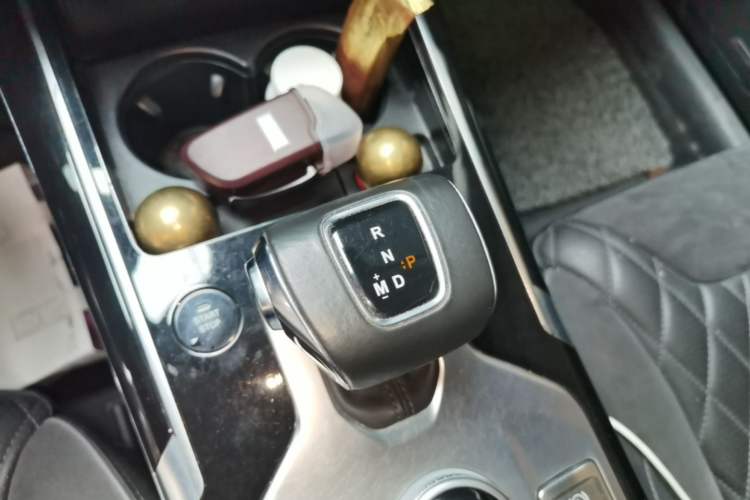 Used Hongqi HS5 2019 2.0T Smart Connect Flagship All-Wheel-Drive Version Gear Lever
