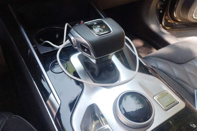 Used Hongqi HS5 2019 2.0T Smart Connect Flagship All-Wheel-Drive Version Gear Lever