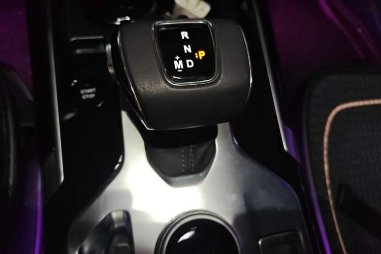 Used Hongqi HS5 2019 2.0T Smart Connect Flagship Edition Gear Lever