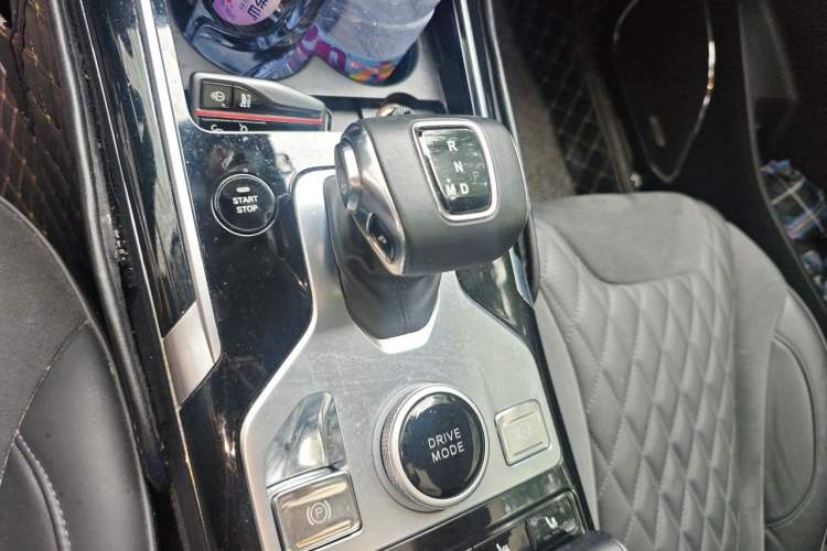 Used Hongqi HS5 2019 2.0T Smart Connect Flagship All-Wheel-Drive Version Gear Lever