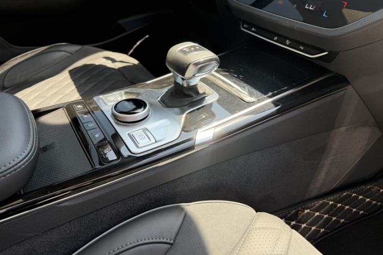 Used Hongqi HS5 2019 2.0T Smart Connect Flagship Edition Gear Lever