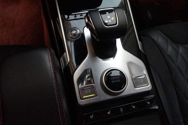 Used Hongqi HS5 2019 2.0T Smart Connect Flagship All-Wheel-Drive Version Gear Lever