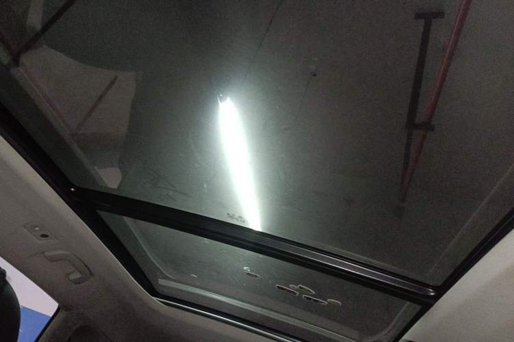 Used Hongqi HS5 2019 2.0T Smart Connect Flagship All-Wheel-Drive Version Headliner