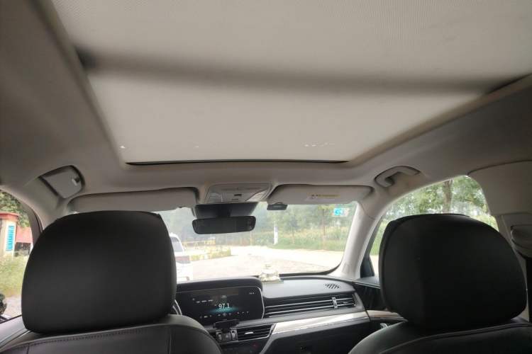 Used Hongqi HS5 2019 2.0T Smart Connect Flagship All-Wheel-Drive Version Headliner