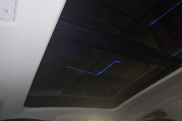 Used Hongqi HS5 2019 2.0T Smart Connect Flagship All-Wheel-Drive Version Headliner