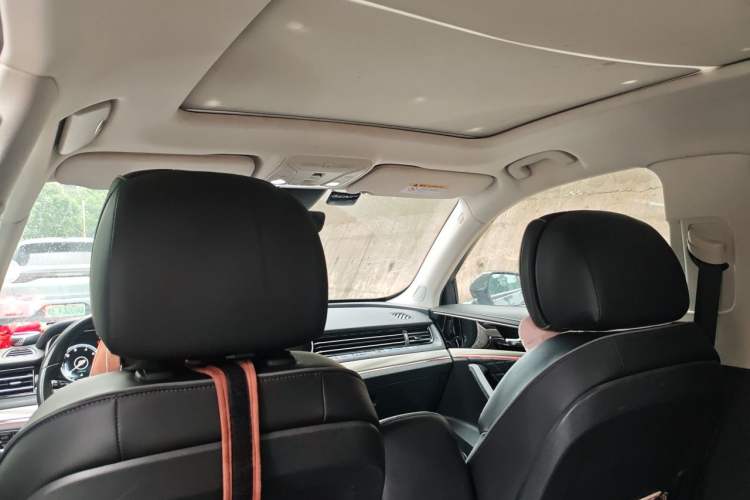 Used Hongqi HS5 2019 2.0T Smart Connect Flagship All-Wheel-Drive Version Headliner