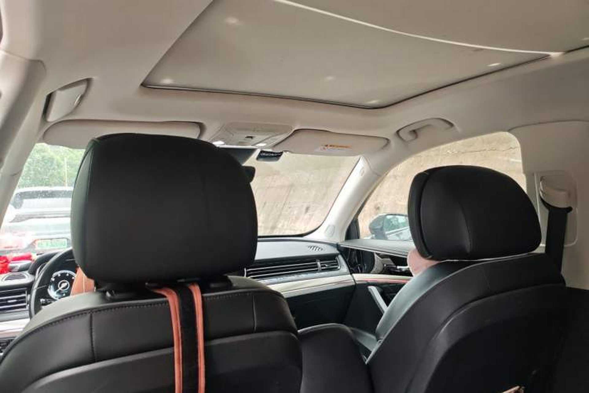 Used Hongqi HS5 2019 2.0T Smart Connect Flagship All-Wheel-Drive Version Headliner