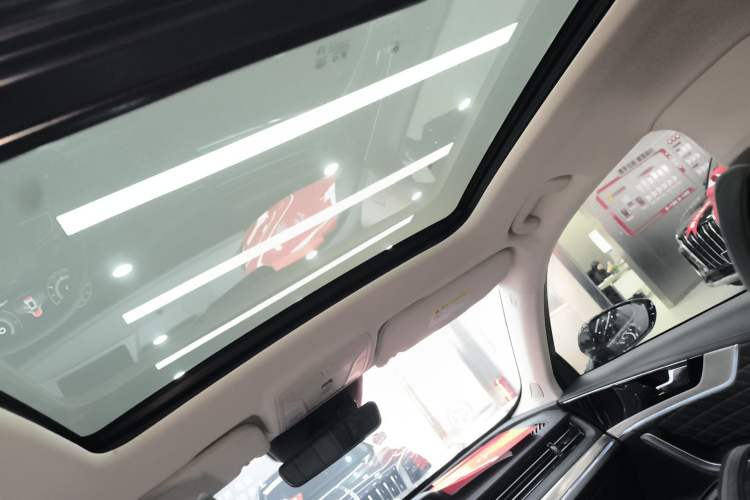 Used Hongqi HS5 2019 2.0T Smart Connect Flagship All-Wheel-Drive Version Headliner