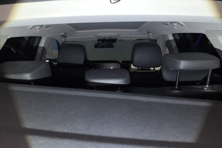 Used Hongqi HS5 2019 2.0T Smart Connect Flagship All-Wheel-Drive Version Headliner