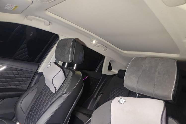 Used Hongqi HS5 2019 2.0T Smart Connect Flagship All-Wheel-Drive Version Headliner