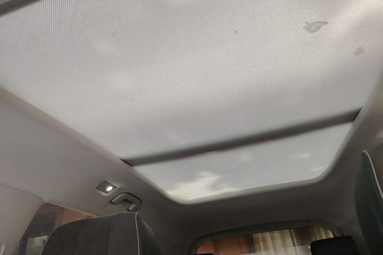 Used Hongqi HS5 2019 2.0T Smart Connect Flagship All-Wheel-Drive Version Headliner
