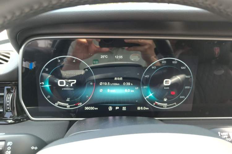 Used Hongqi HS5 2019 2.0T Smart Connect Flagship All-Wheel-Drive Version Instrument Cluster