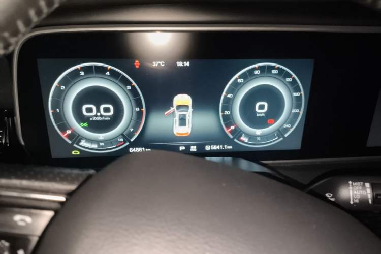 Used Hongqi HS5 2019 2.0T Smart Connect Flagship Edition Instrument Cluster