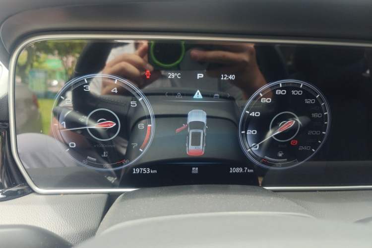 Used Hongqi HS5 2019 2.0T Smart Connect Flagship Edition Instrument Cluster