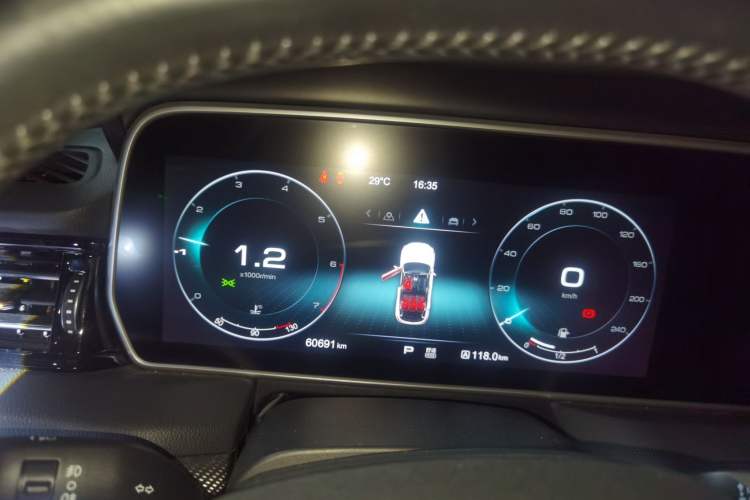 Used Hongqi HS5 2019 2.0T Smart Connect Flagship All-Wheel-Drive Version Instrument Cluster