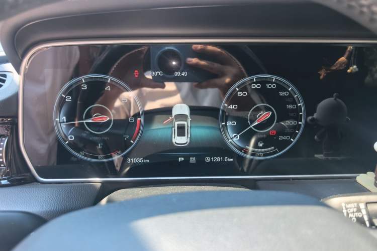 Used Hongqi HS5 2019 2.0T Smart Connect Flagship Edition Instrument Cluster