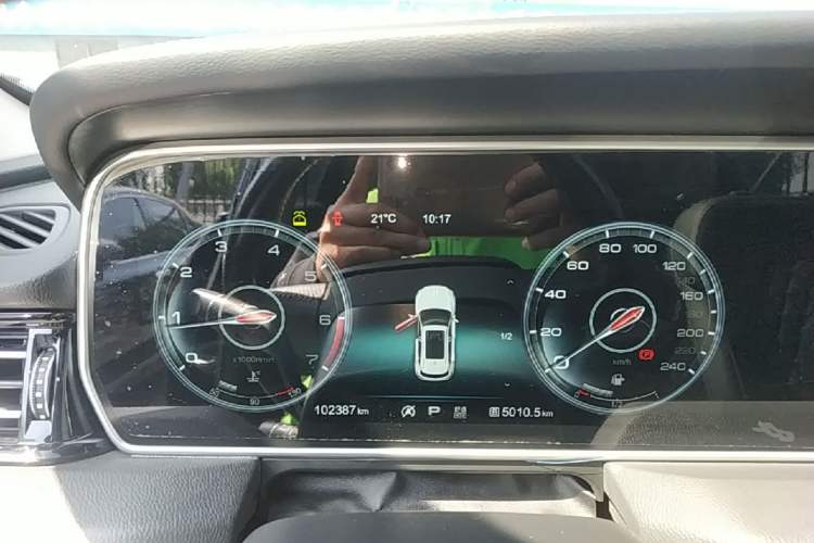 Used Hongqi HS5 2019 2.0T Smart Connect Flagship Edition Instrument Cluster