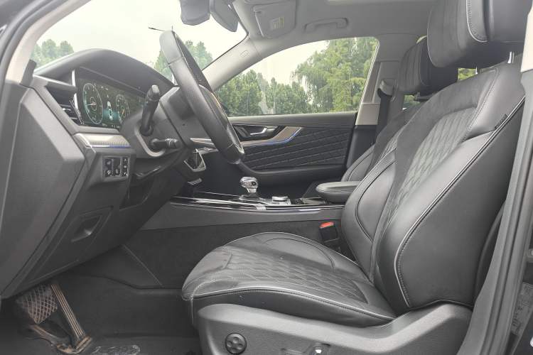 Used Hongqi HS5 2019 2.0T Smart Connect Flagship Edition Interior 1