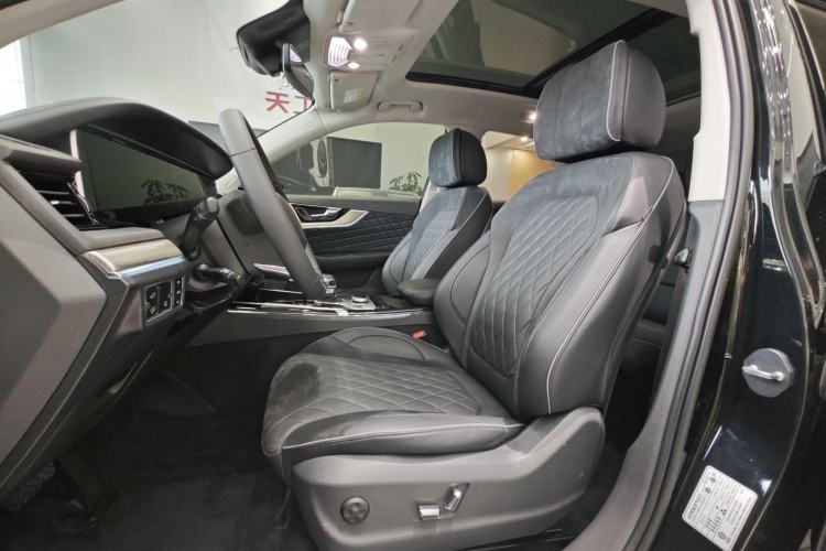 Used Hongqi HS5 2019 2.0T Smart Connect Flagship Edition Interior 1