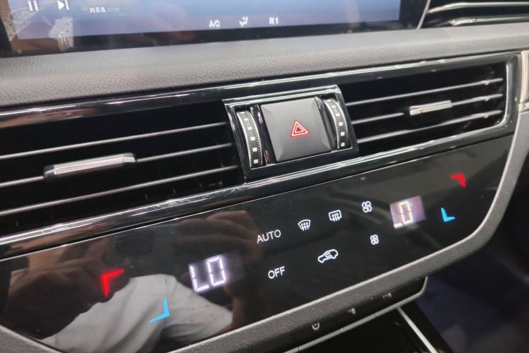 Used Hongqi HS5 2019 2.0T Smart Connect Flagship Edition Interior 10