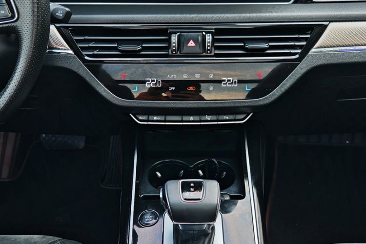 Used Hongqi HS5 2019 2.0T Smart Connect Flagship Edition Interior 3
