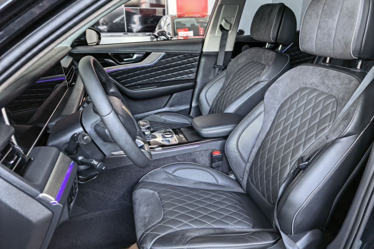 Used Hongqi HS5 2019 2.0T Smart Connect Flagship Edition Interior 3