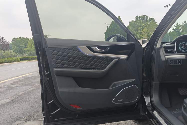Used Hongqi HS5 2019 2.0T Smart Connect Flagship Edition Interior 4